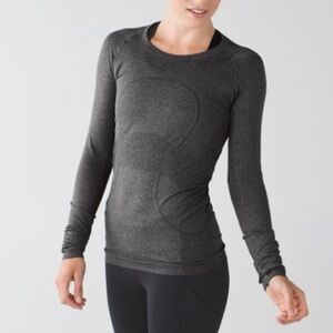 Lululemon Swiftly Tech Long Sleeve Crew Top Heathered Grey Black Size 4